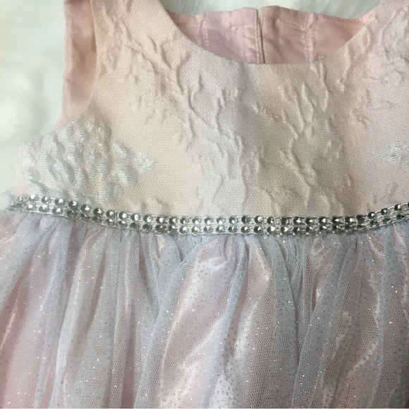 Elegant Pink and White Baby Dress with Rhinestone Detail - Picture 4 of 7